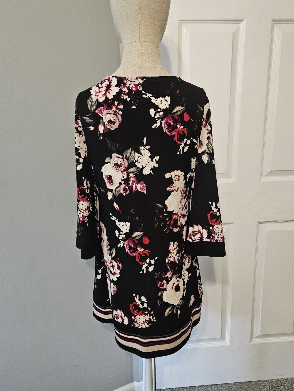 White House Black Market Black Floral Tunic with Pink and Cream Accents - Picture 3 of 5